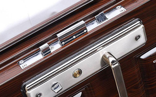 啟東換鎖芯公司電話（哪里有開汽車鎖的）